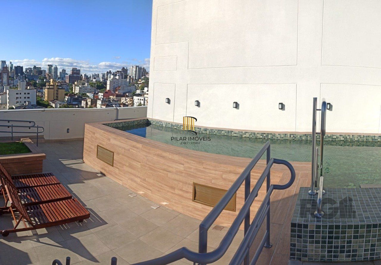 Grande OPORTUNIDADE!! Lindo Apartamento, com amplo Garden privado!!! Sua localização privilegiada, é com certeza um diferencial de destaque deste imóvel