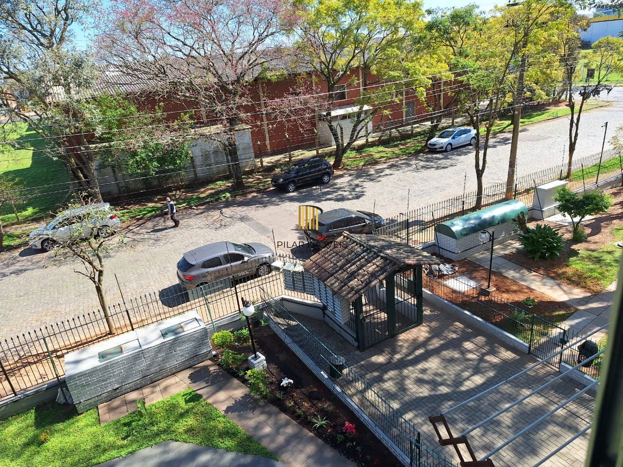Apartamento mobiliado com 2 quartos no Bairro Humaitá