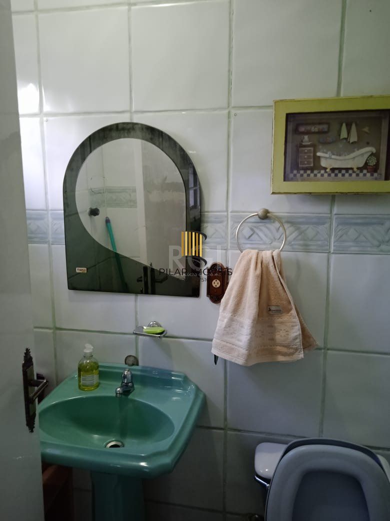 Casa para Venda - 100m², 2 dormitórios, sendo 1 suites, 2 vagas - Vila Nova, Porto Alegre