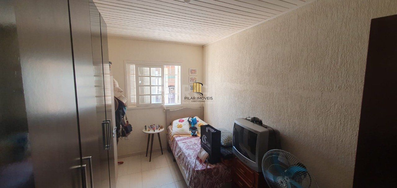 Casa para Venda - 75m², 2 dormitórios, 1 vaga - Hípica