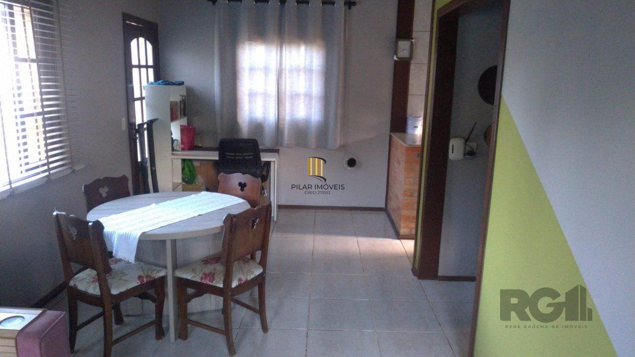 Casa de 2 dormitórios no bairro Belém Velho