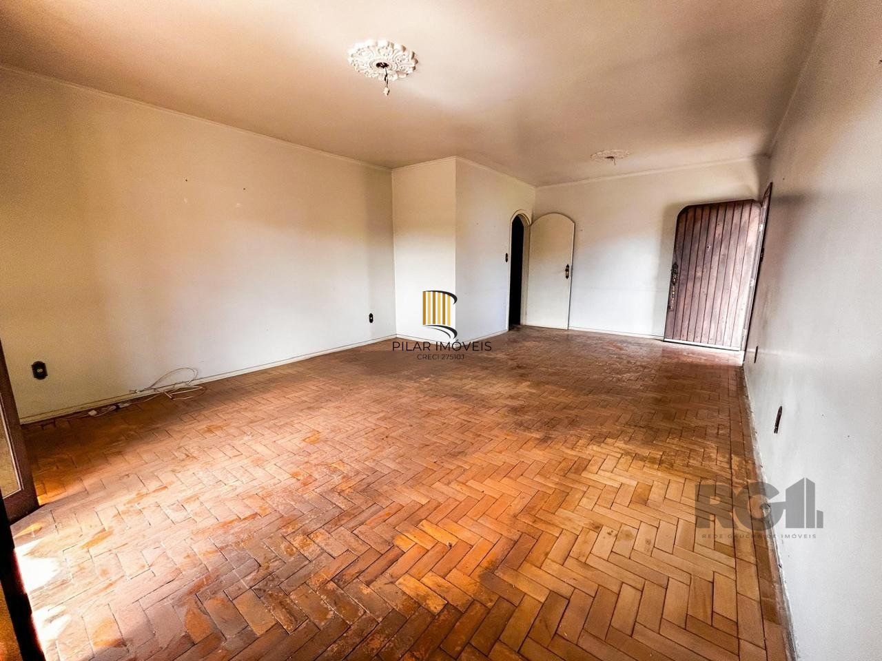 Casa de 3 dormitórios, 1 suíte, garagem fechada, churrasqueira, no bairro Cavalhada Porto Alegre/RS
