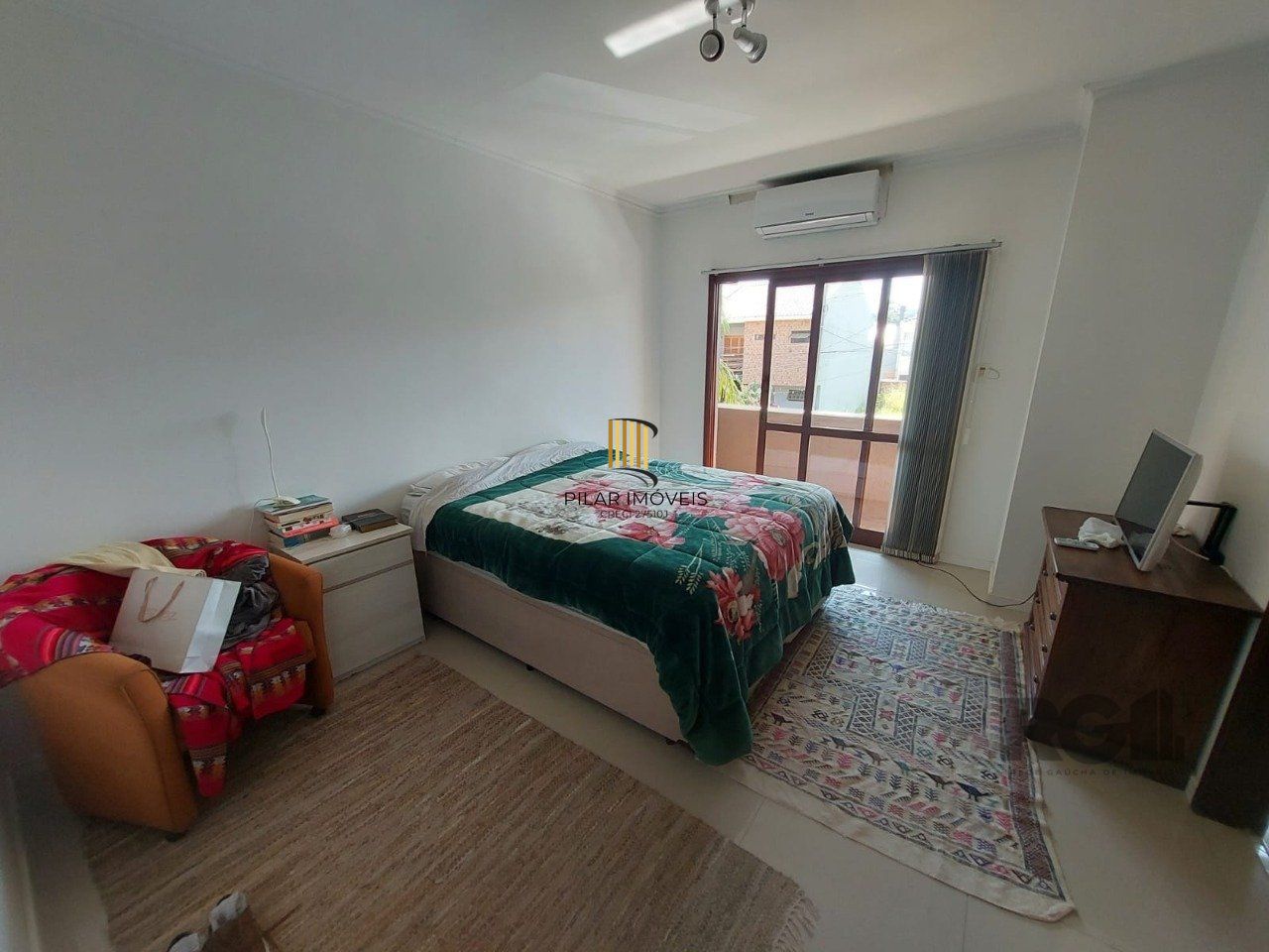 Casa 3 dormitórios no bairro Hípica