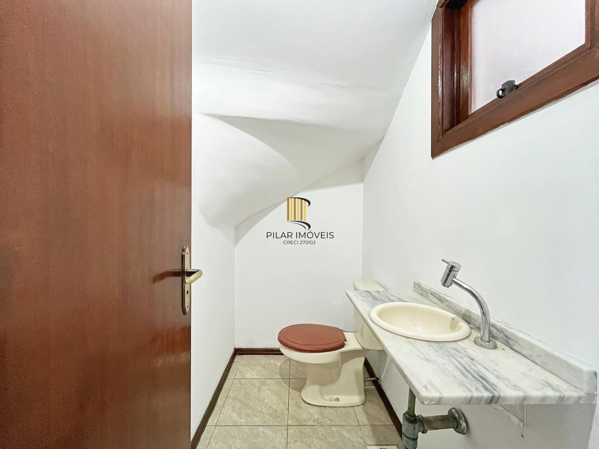 CASA 3 DORMITÓRIOS, SUÍTE, BAIRRO HIPICA, JARDINS DO PRADO EM PORTO ALEGRE-RS