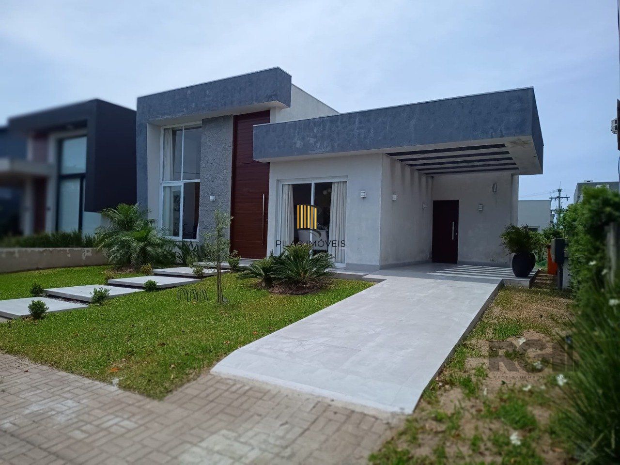 LINDA CASA 3 QUARTOS À VENDA CONDOMÍNIO DUBAI CAPÃO DA CANOA