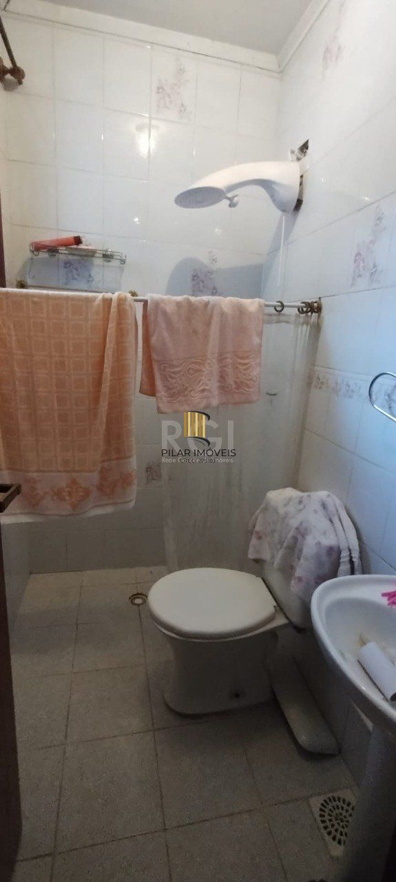 Casa de 4 dormitórios no bairro Parque Santa Fé