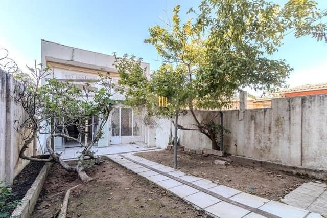 Casa com 04 quartos no Bairro : Partenon em Porto Alegre/RS