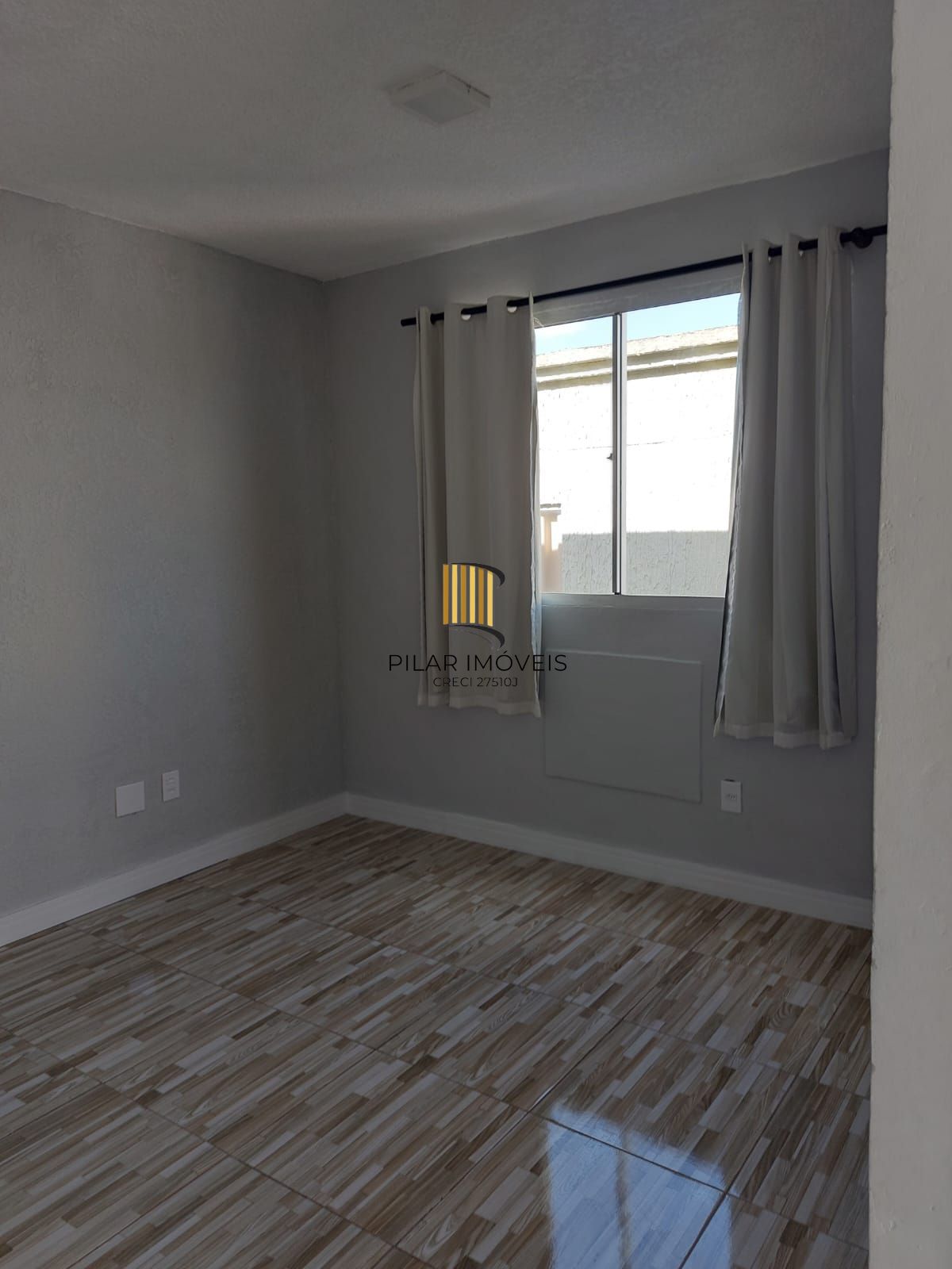 Apartamento no quinto andar  com 1 vaga descoberta !