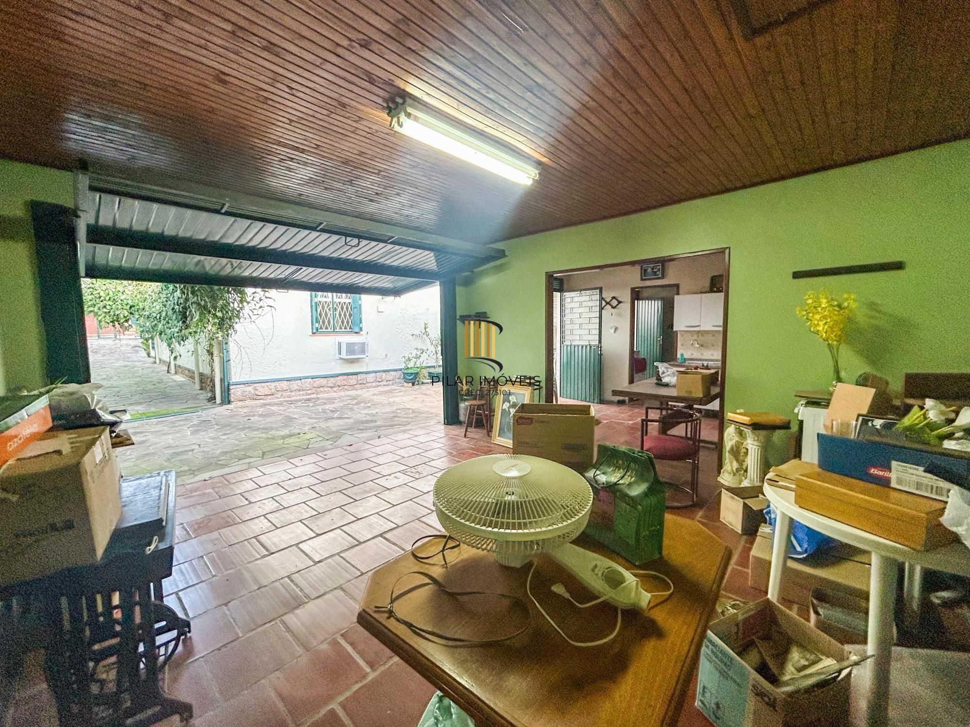 Casa Residencial com 3 Quartos, sendo 1 suíte e 3 Banheiros, no Bairro Santa Teresa em Porto Alegre, RS