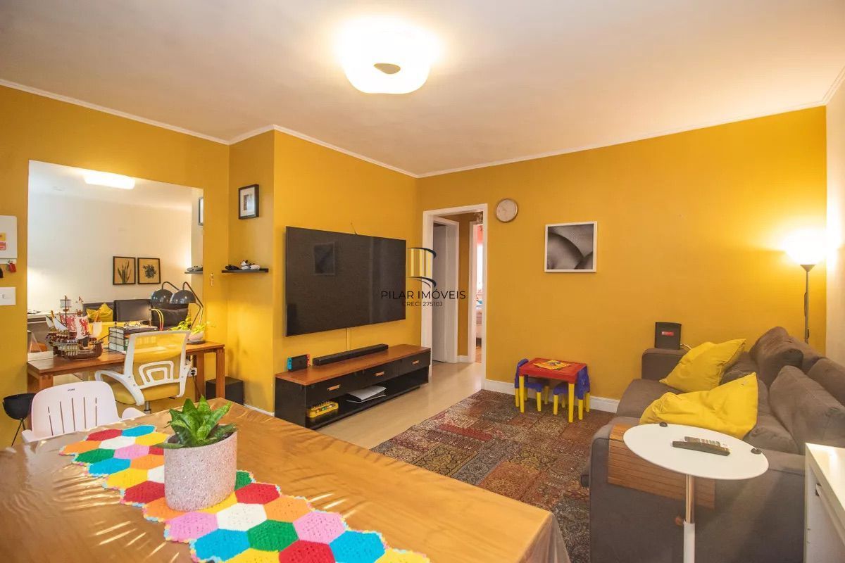 Casa 2 dormitórios no bairro Cristal