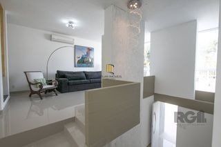 Casa 3 dormitórios no bairro Três Figueiras