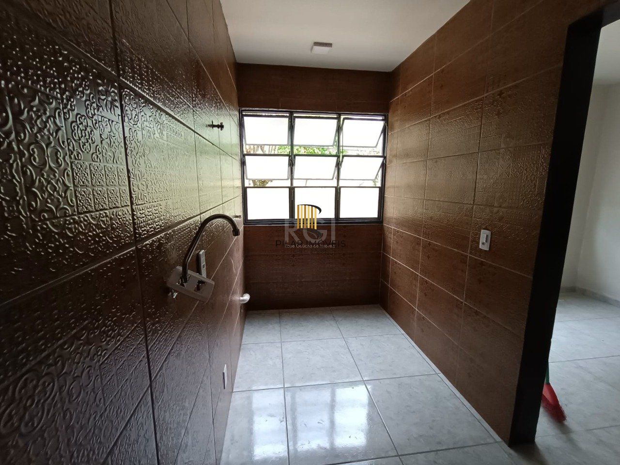 Apartamento para Venda - 33.3m², 1 dormitório, 1 vaga - Santo Antonio, Porto Alegre