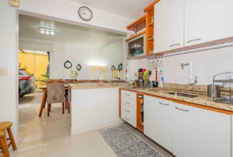 Casa em condomínio 3 dormitórios