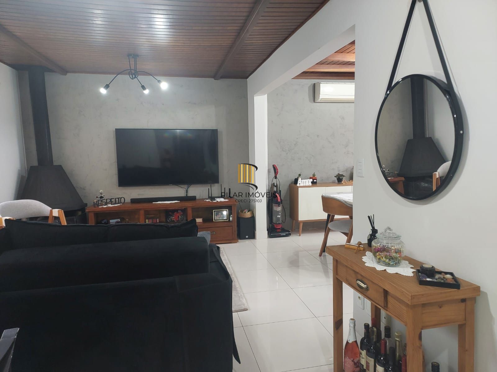 Cobertura com 02 quartos e 01 vaga coberta no Bairro Santana Porto Alegre