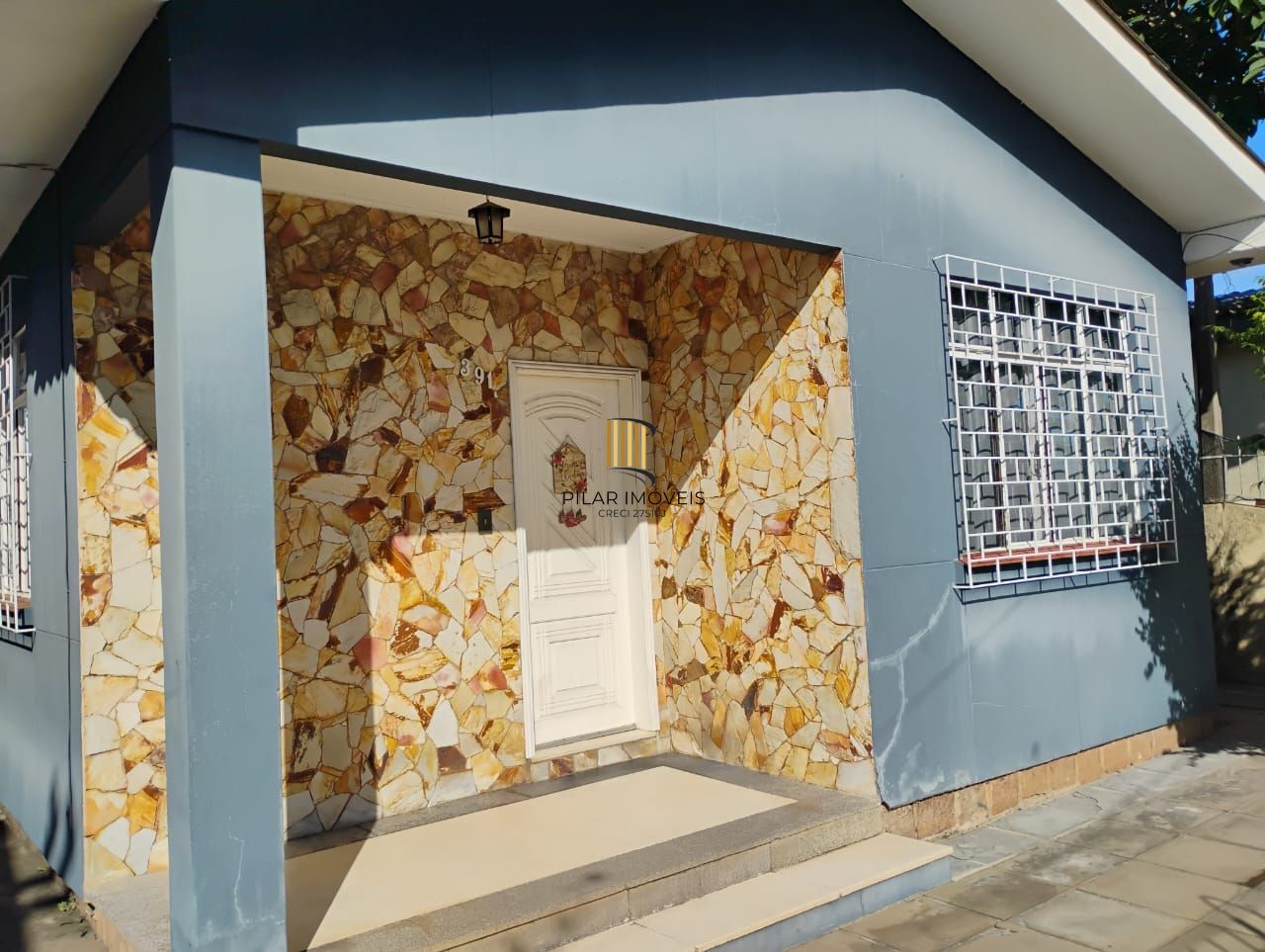 casa térrea 3 dormitórios com 2 vagas cobertas e demais descobertas no bairro cristal