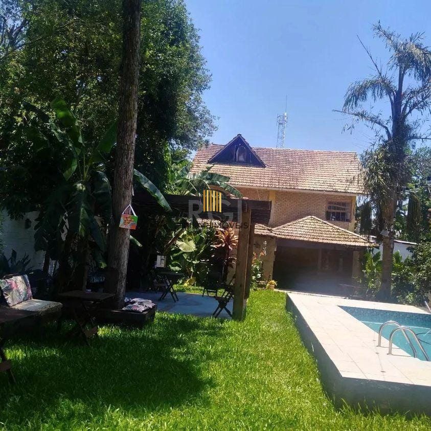 Casa com 3 dormitórios no bairro Olaria em Canoas