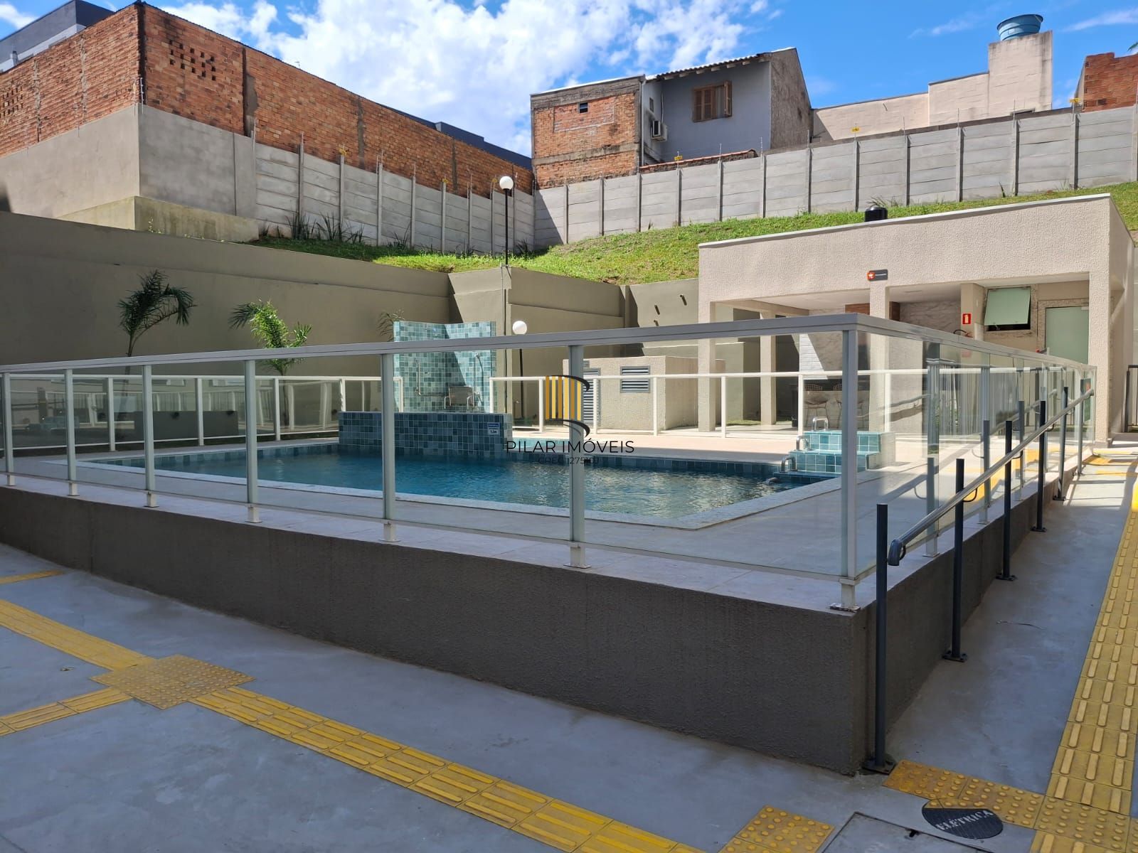 Apartamento de 2 dormitórios com 1 vaga de garagem , nunca habitado !