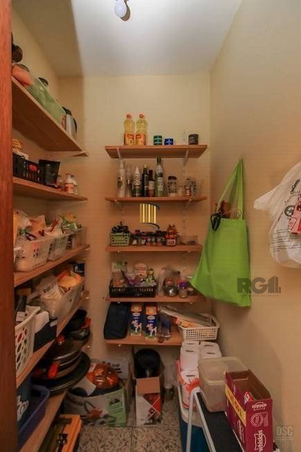 Casa com 3 Dormitórios no Bairro Tristeza na Zona Sul de Porto Alegre