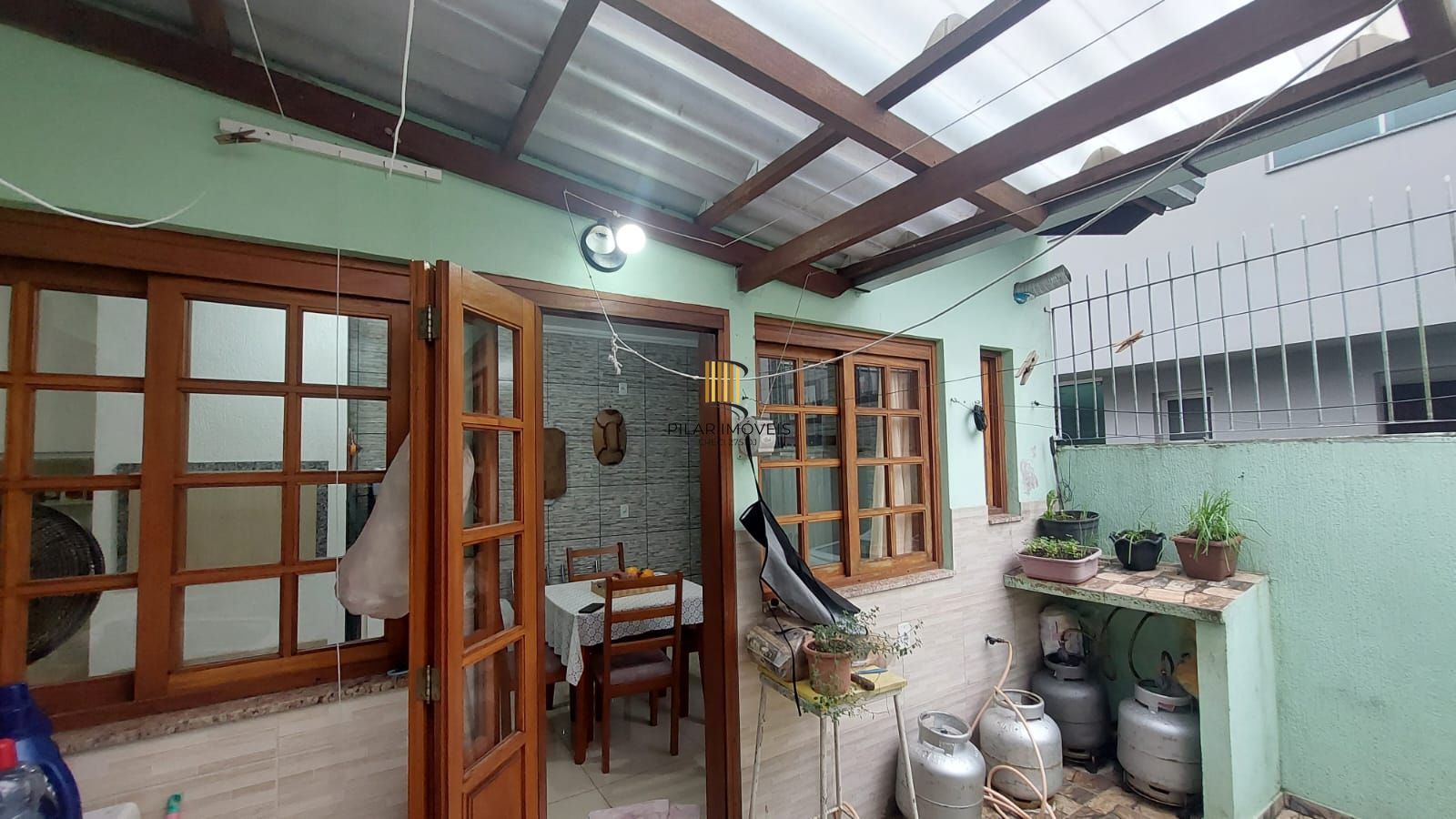 CASA NO LAGOS DE NOVA IPANEMA - 2 QUARTOS E ATELIER NO PISO SUPERIOR
