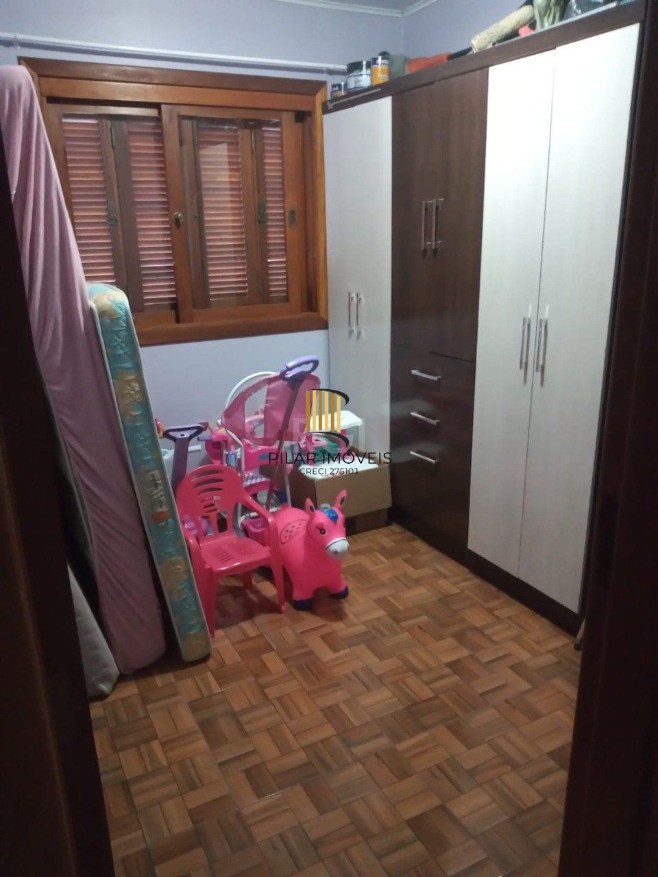 Casa com 5 quartos, 1 suíte, 4 vagas de garagem, no bairro Aberta dos Morras, Porto Alegre/RS