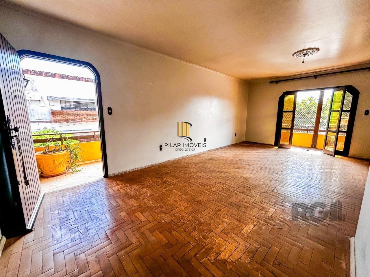 Casa de 3 dormitórios, 1 suíte, garagem fechada, churrasqueira, no bairro Cavalhada Porto Alegre/RS