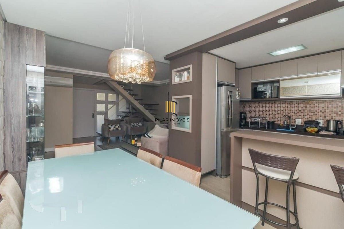 Casa com 03 quartos no Bairro de Ipanema em Porto Alegre/RS