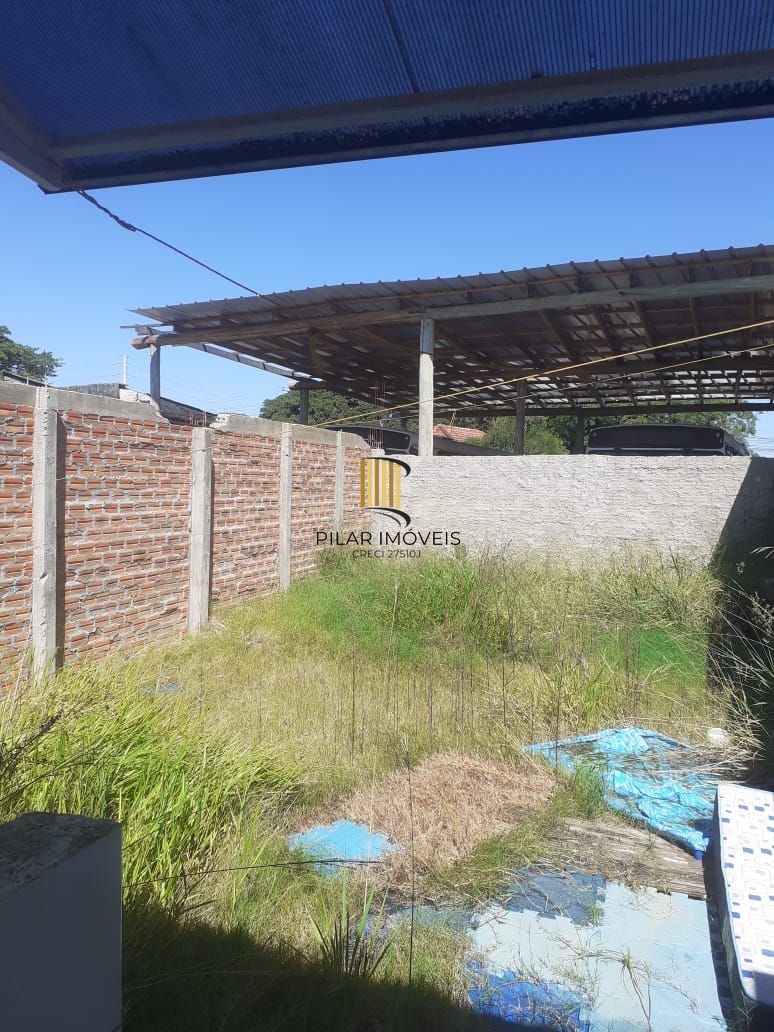 Casa com 02 quartos e 02 vagas no Bairro Costa Gama