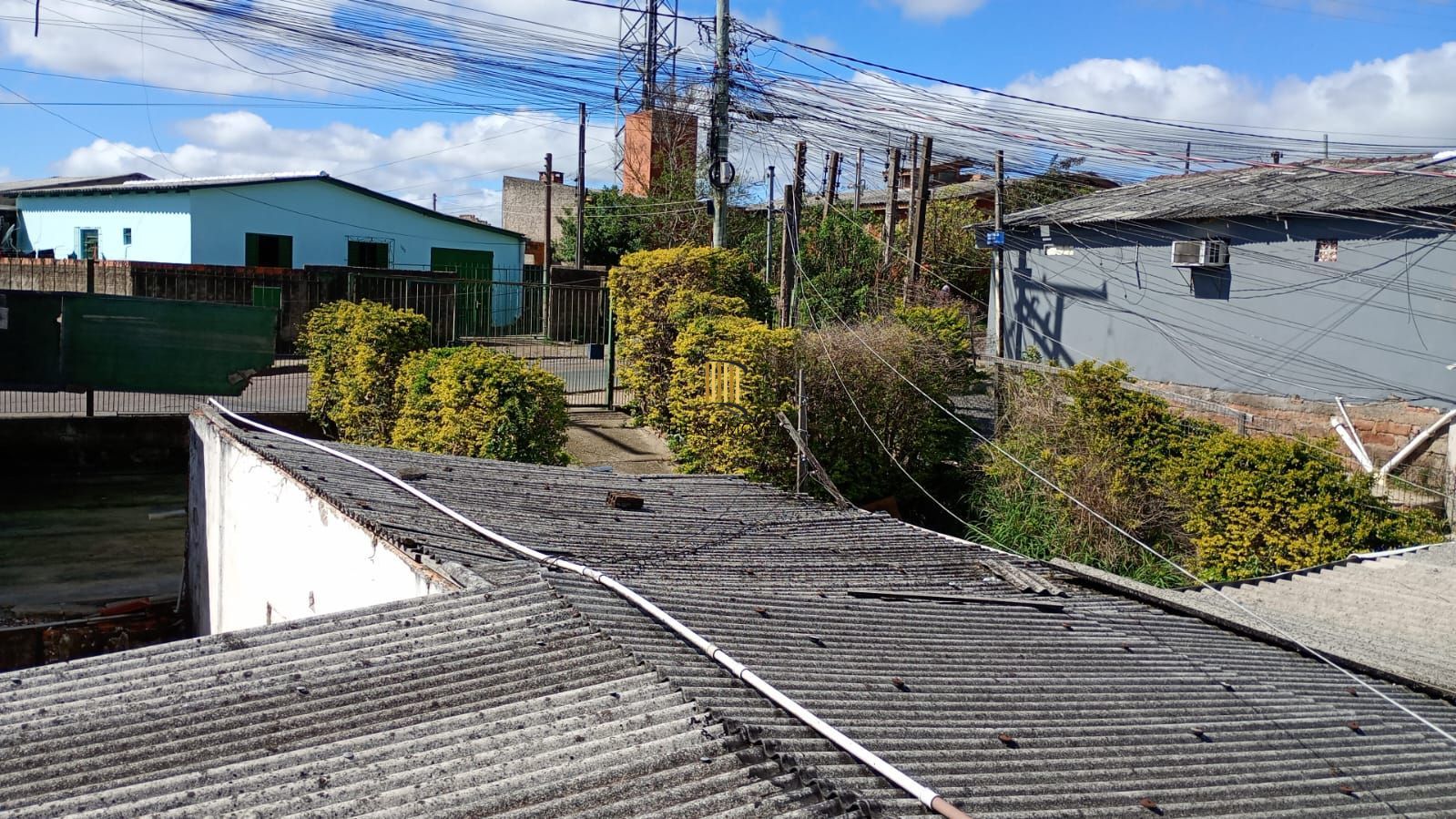 Terreno comercial com 720m2 à venda, bairro Lomba do Pinheiro, Porto Alegre, RS