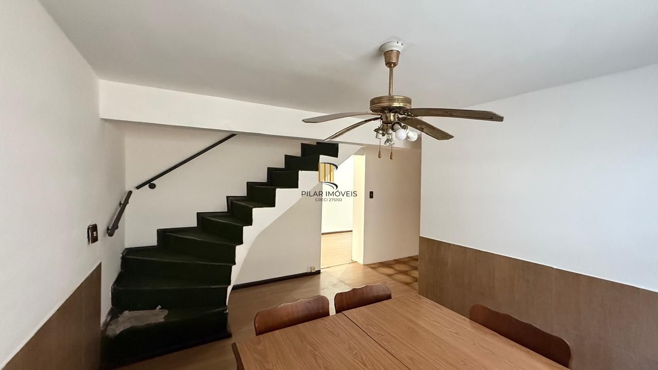 CASA 3 DORMITÓRIOS 4 BANHEIROS 4 VAGAS 1 SUÍTE, PÁTIO NO BAIRRO MEDIANEIRA PORTO ALEGRE/RS