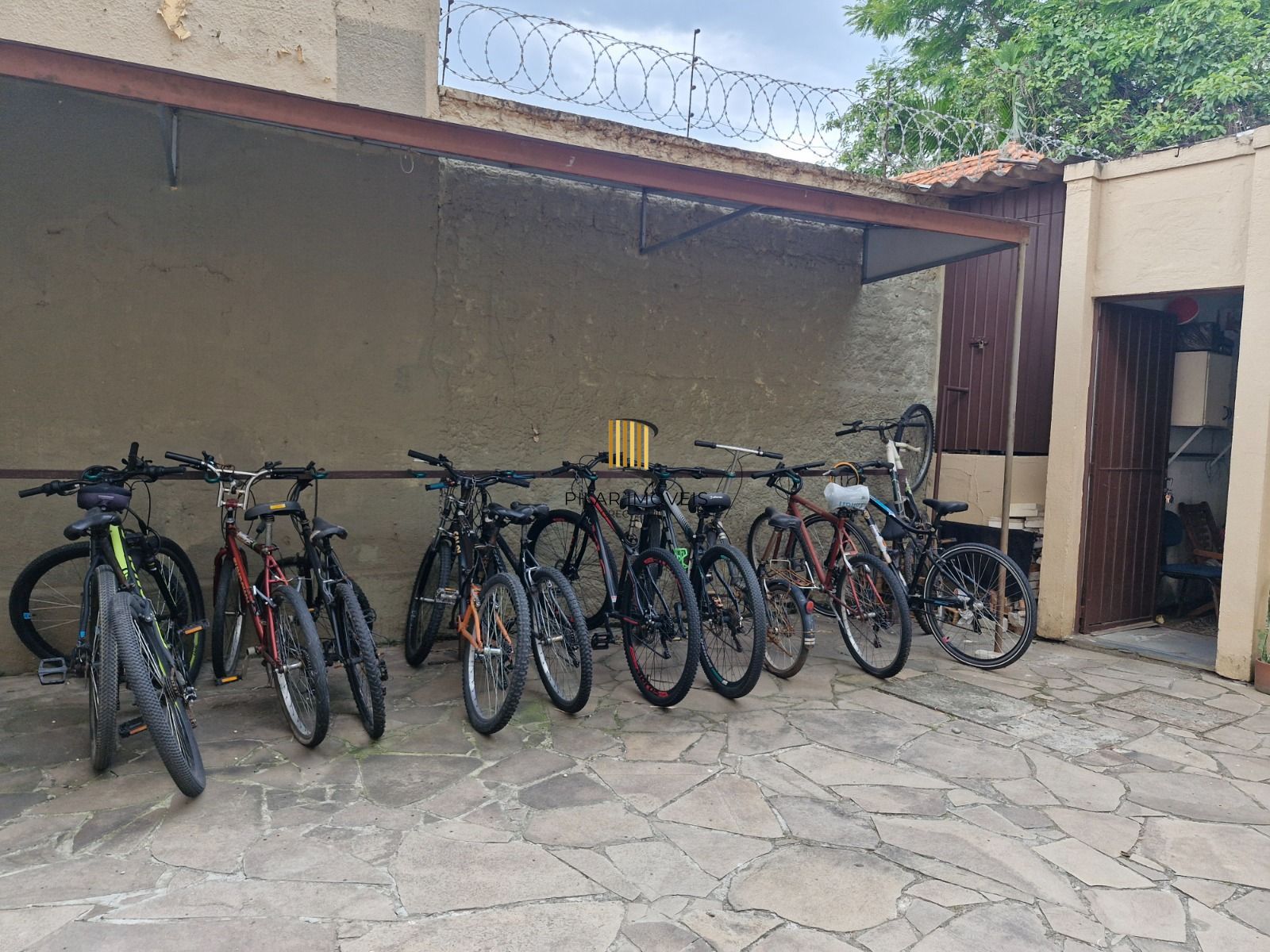 Apartamento de 2 dormitórios com vista para o Marinha no bairro Menino Deus em Porto Alegre/RS