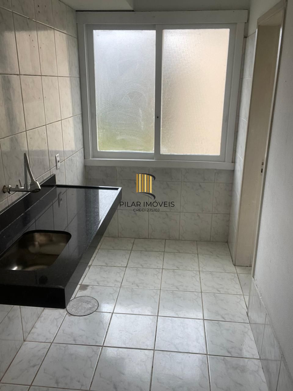 Apartamento com 01 Quarto e 01 Vaga escriturada no Bairro Jardim do Salso
