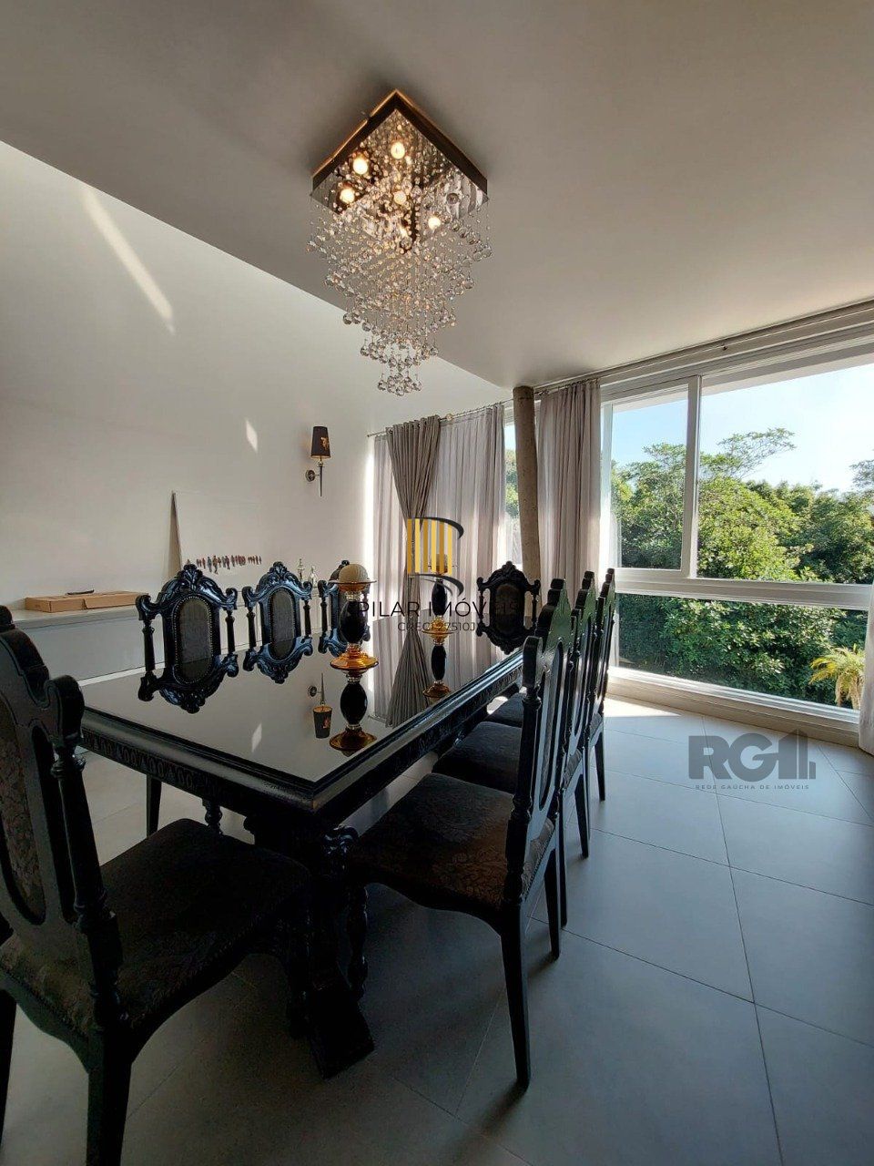 Casa para Venda - 296m², 3 dormitórios, sendo 1 suites, 3 vagas - Vila Nova, Porto Alegre