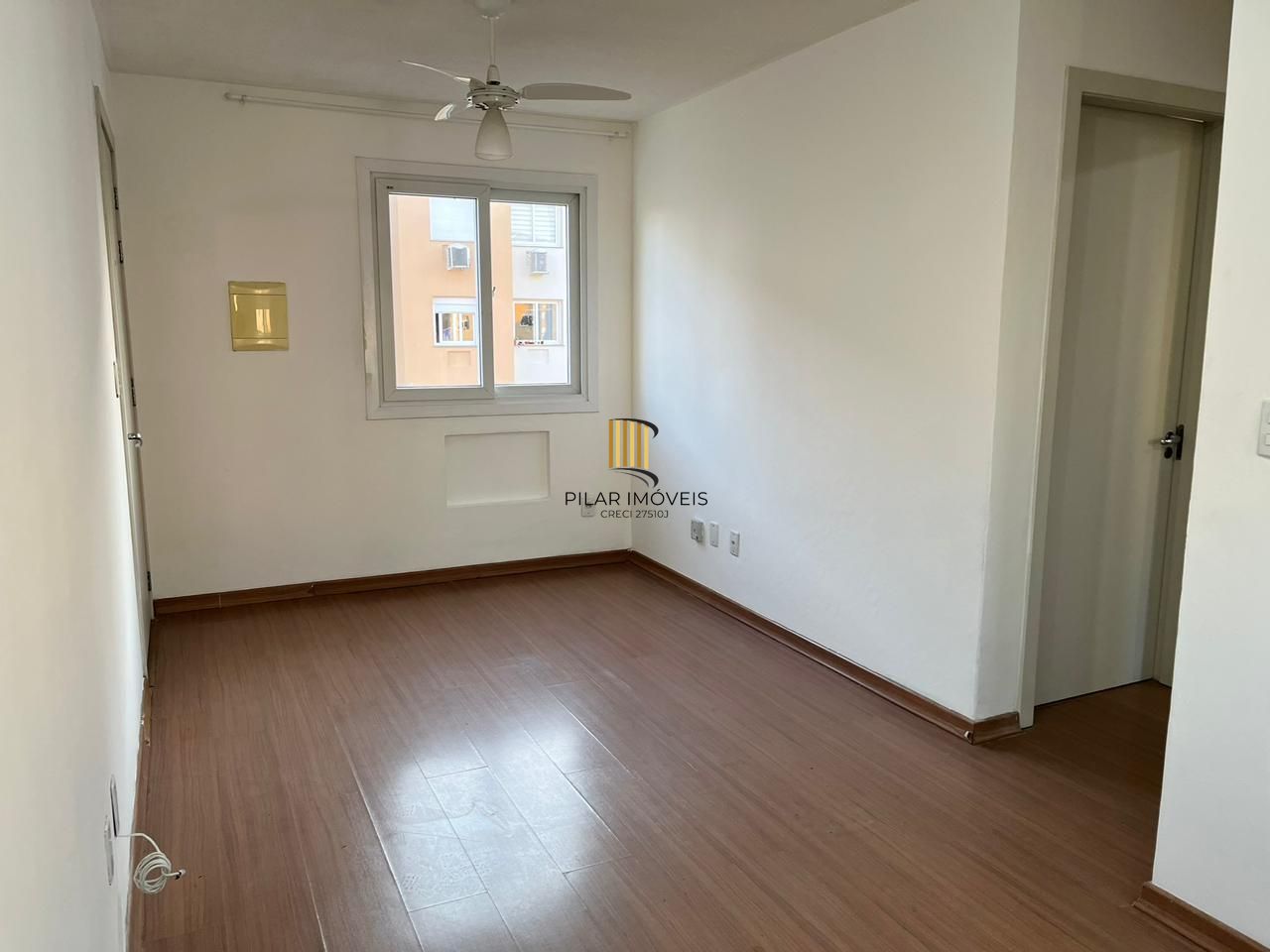 Apartamento com 02 quartos e 01 vaga no Bairro Restinga em Porto Alegre