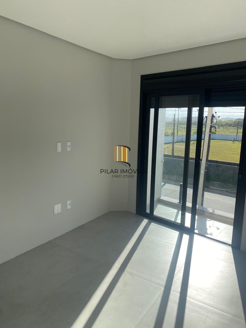 Casa com 03 quartos, sendo 01 suíte na Praia da Cal
