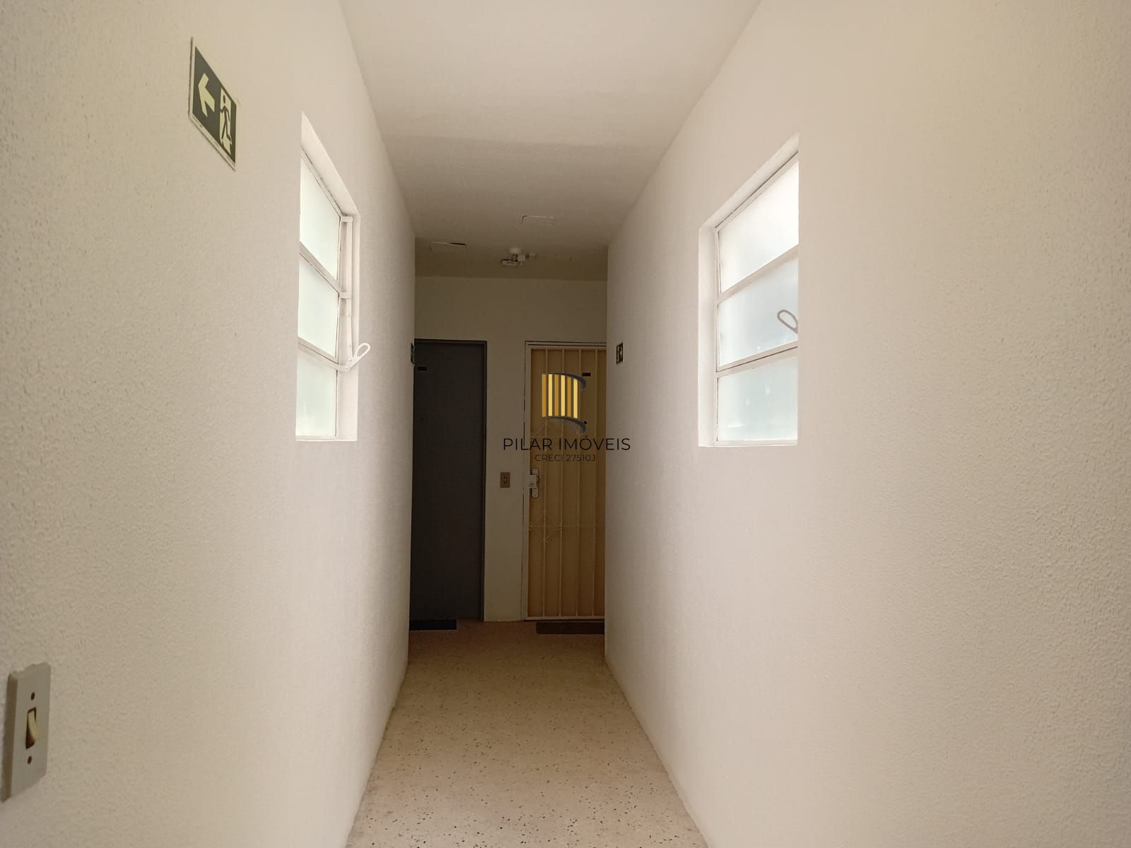 Apartamento de 1 quarto semimobiliado no bairro Tristeza em Porto Alegre.