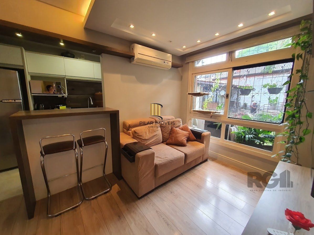 Apartamento com 3 quartos, vagas de garagem, semi mobiliado - 68m² no bairro Medianeira, Porto Alegre/RS - Pilar Imóveis
