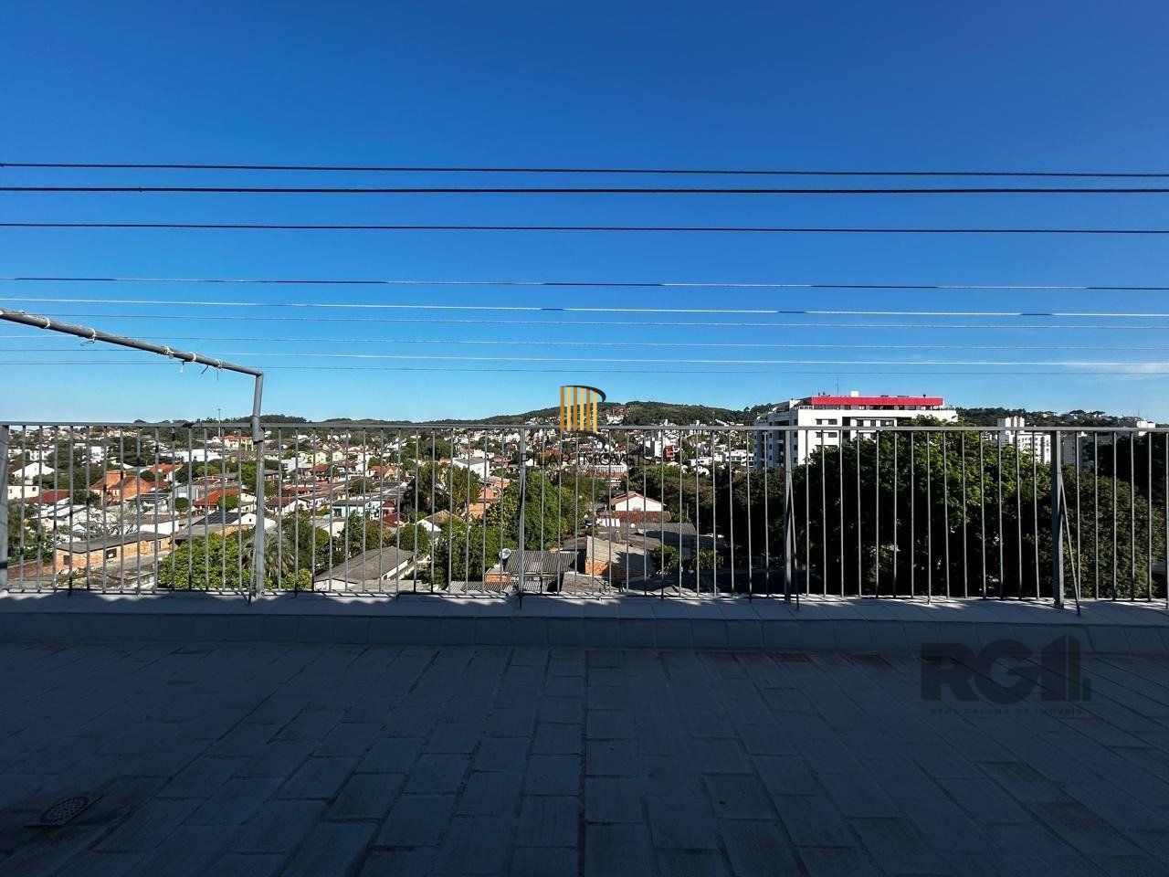 APARTAMENTO JK COM 1 QUARTO E GARAGEM COBERTA NO BAIRRO CAMAQUA PRÓXIMO À OTTO NIEMEYER