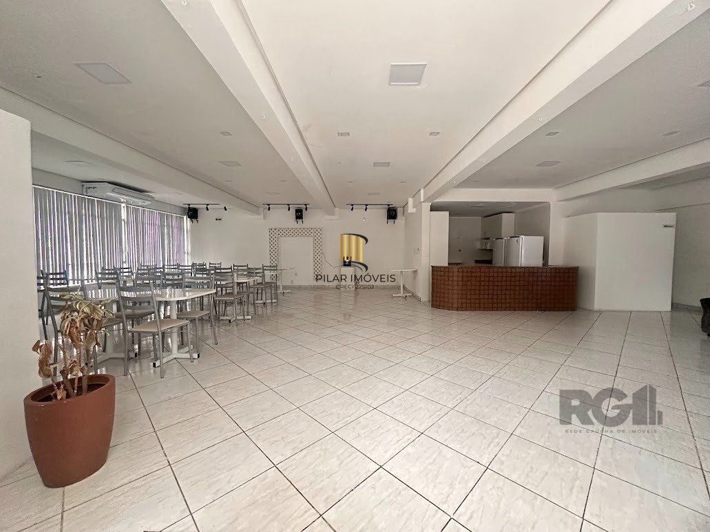 Apartamento a venda, dois dormitórios mobiliado no bairro Cristal.