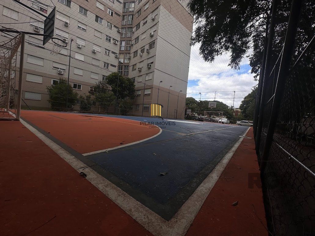 Apartamento a venda, dois dormitórios mobiliado no bairro Cristal.