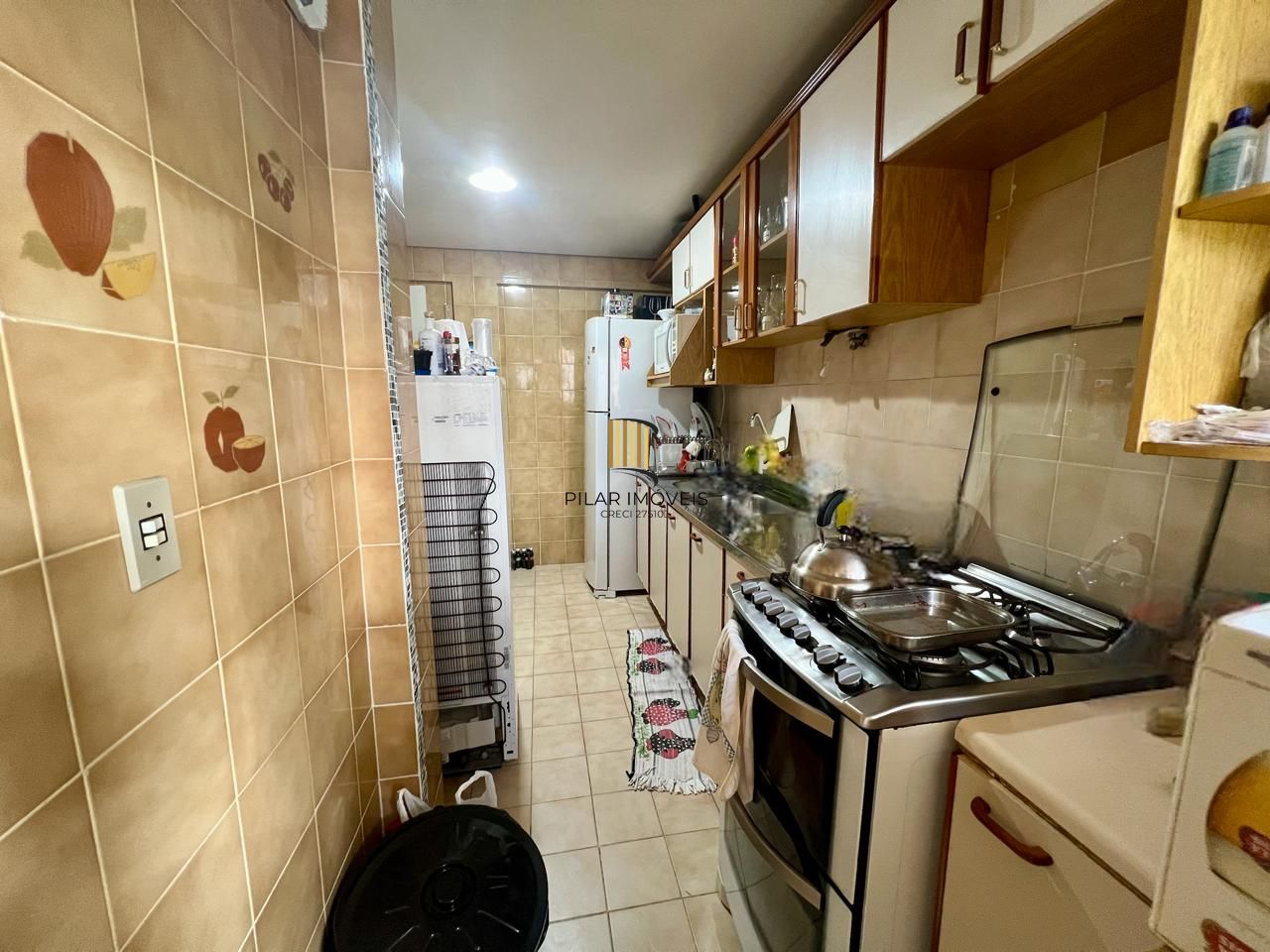 Apartamento 3 dormitorios, 1 suite, 2 vagas de garagem mais dependência de empregada no bairro tristeza.