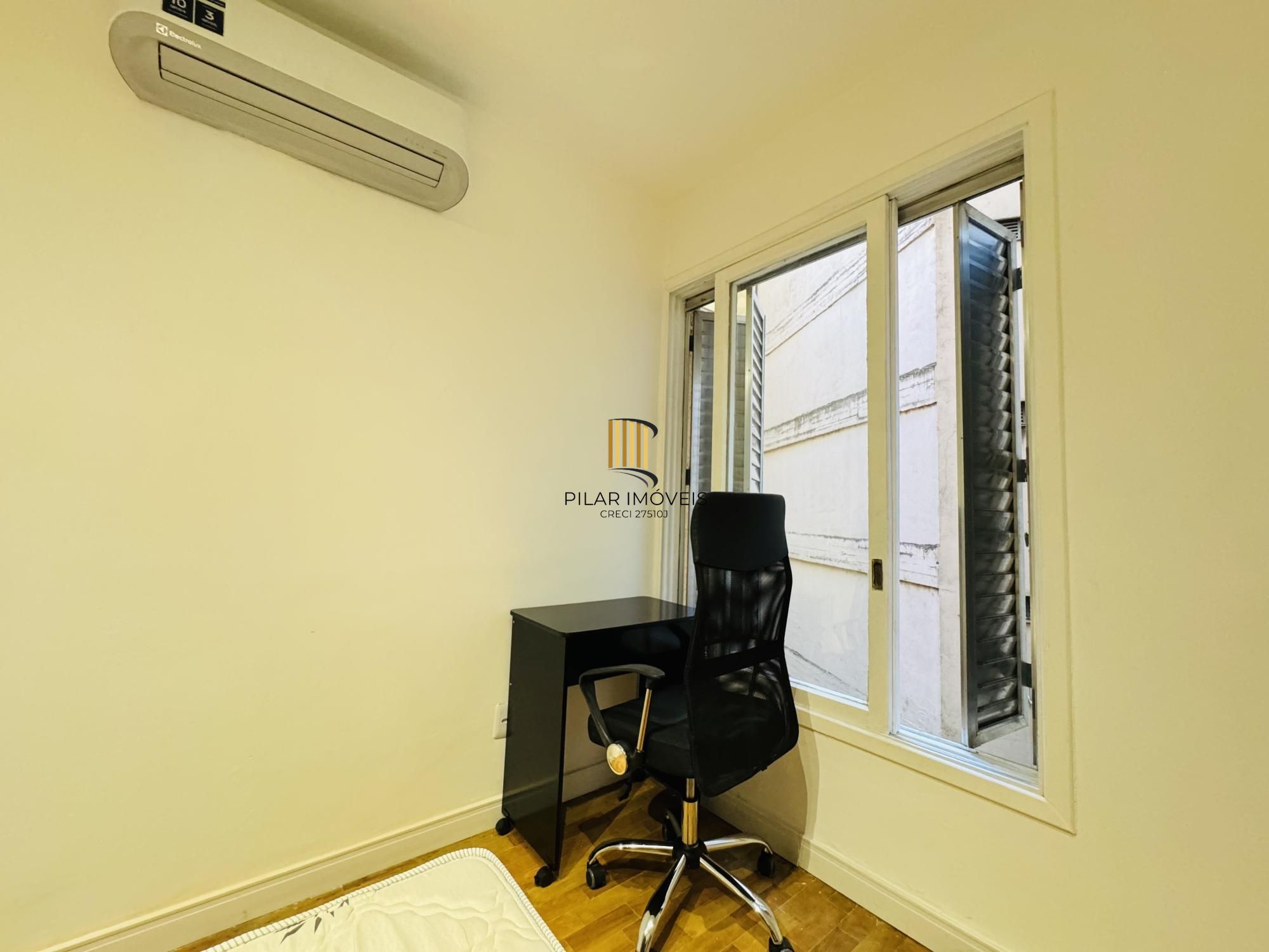 Apartamento 01 dormitório reformado Centro Porto Alegre