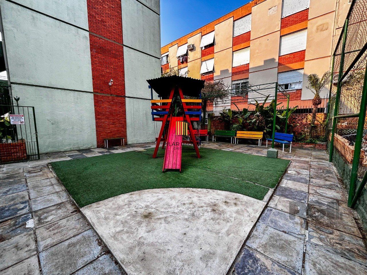 APARTAMENTO 2 DORMITÓRIOS, VAGA ROTATIVA, NO BAIRRO CRISTAL, PORTO ALEGRE/RS