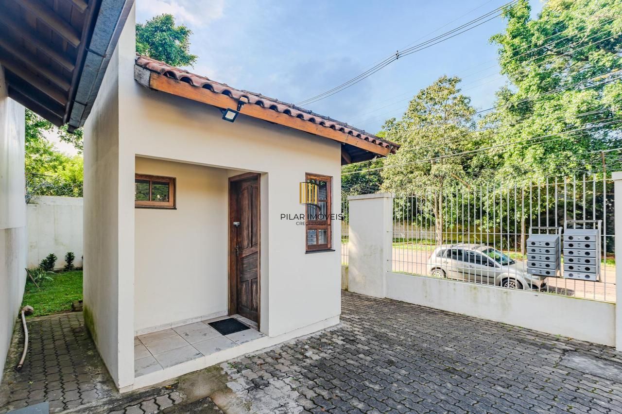 Casa em condomínio 3 dormitórios e sótão bairro Cristal