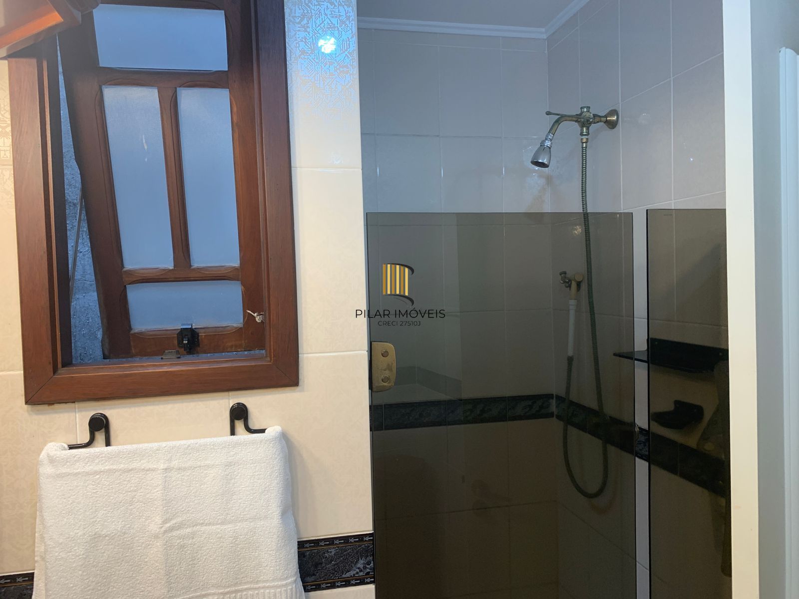 Apartamento 3 dormitórios com 2 banheiros e garagem no Menino Deus