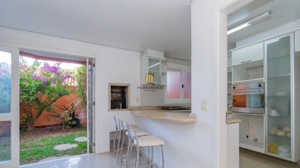 Casa em Condomínio Fechado no Bairro Vila Assunção  de Porto Alegre/RS