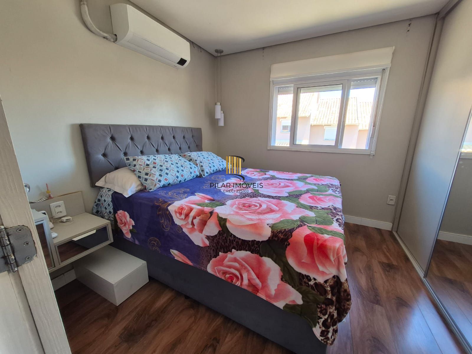 Casa com 02 quartos em Condomínio Fechado no Bairro Vila Nova
