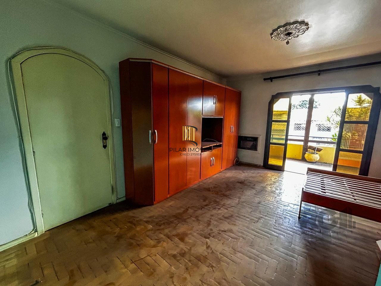 Casa de 3 dormitórios, 1 suíte, garagem fechada, churrasqueira, no bairro Cavalhada Porto Alegre/RS