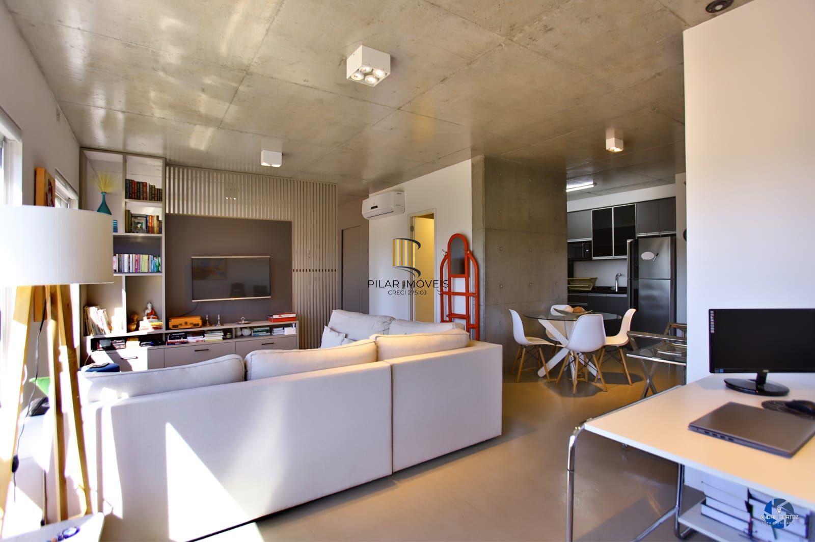 Apartamento de 02 quartos, , 01 vaga, 01 suítes, Área de serviço em Porto Alegre/RS