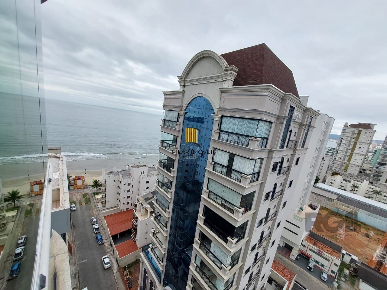 APARTAMENTO 3 SUITES - ANDAR ALTO - VISTA PARA O MAR - MEIA  PRAIA - ITAPEMA - SC