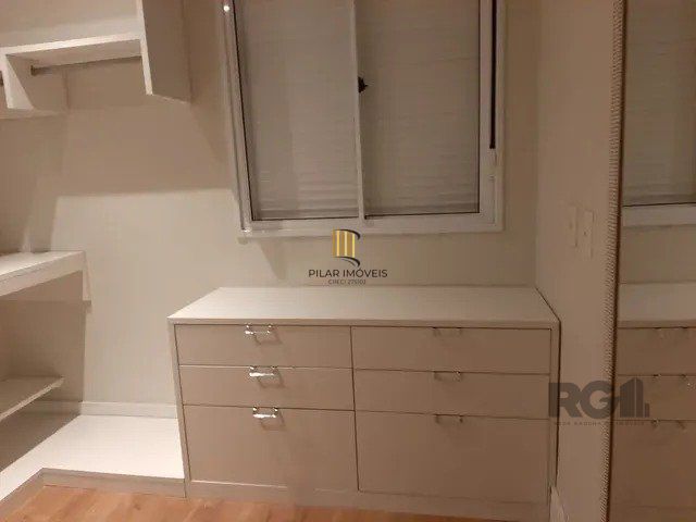 Apartamento de 3 dormitórios com vaga no bairro Partenon